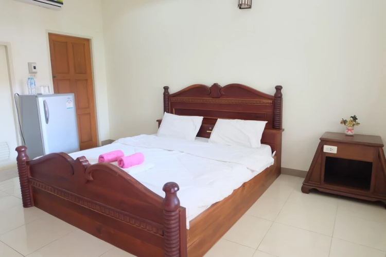 Tan Deaw House