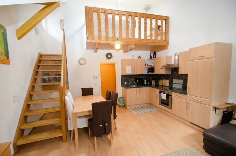 3 Bedrooms Apartment