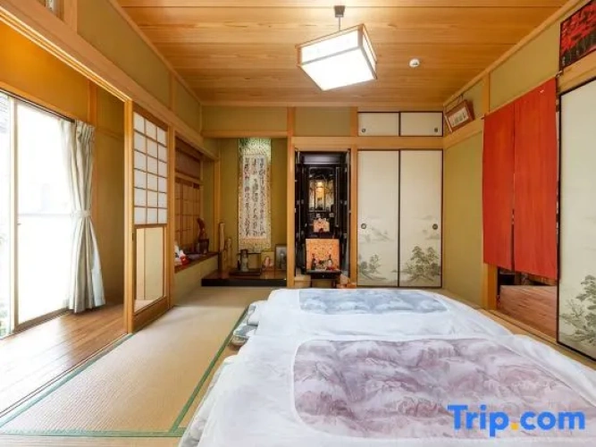 2 Bedrooms Standard Family room