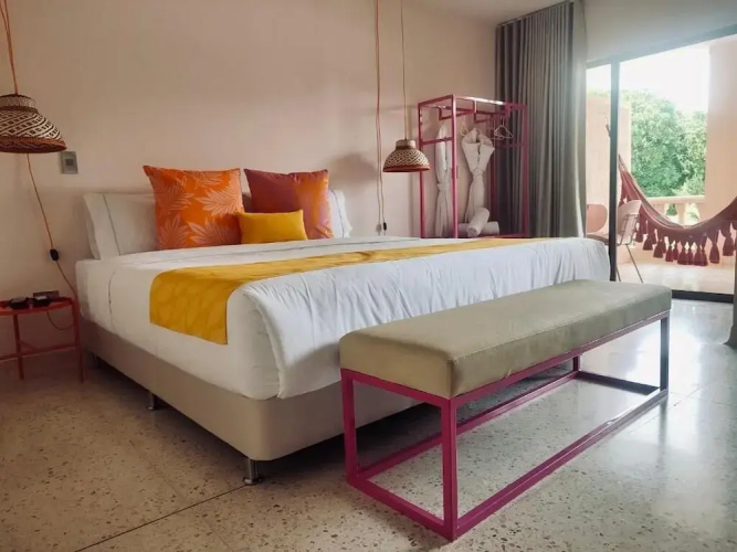 Del Tropico Hotel