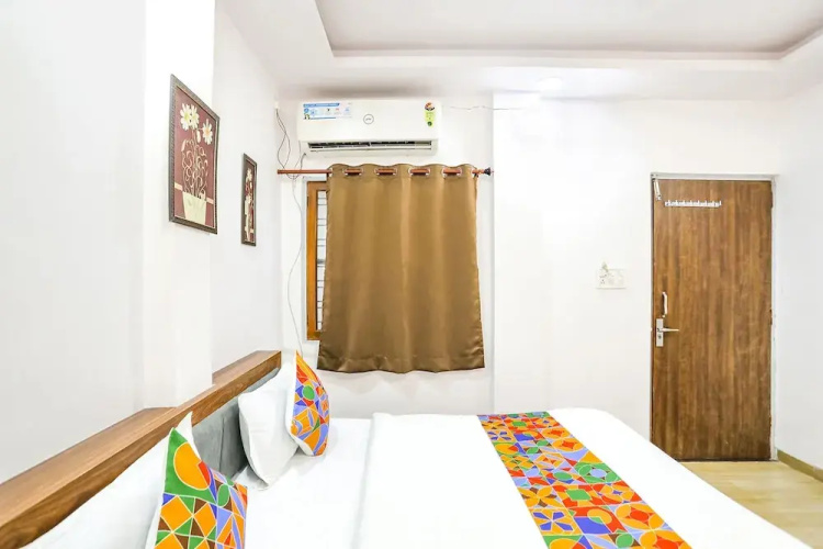 Fabhotel Duke Inn
