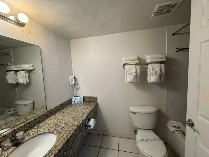 Emerald Shores Resort