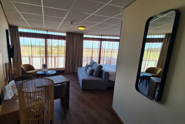 Suite with balcony