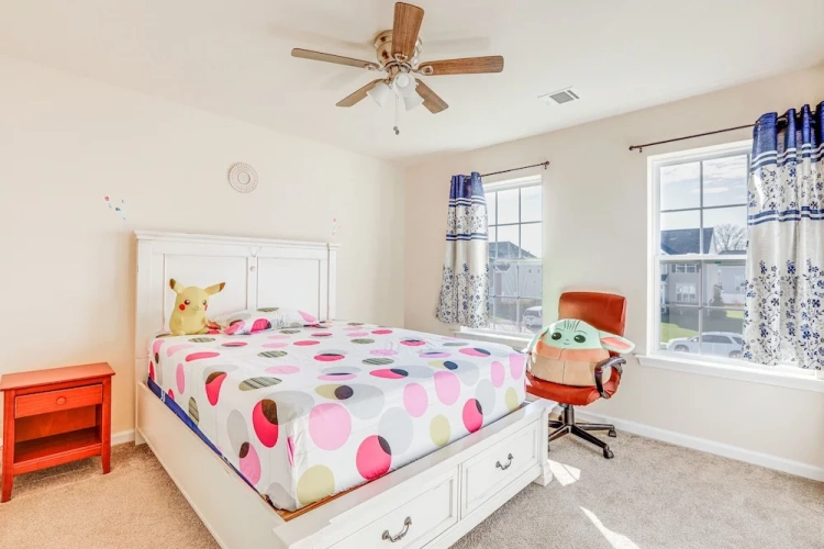 4 Bedrooms Cottage
