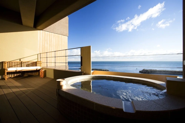 Standard Twin room with balcony