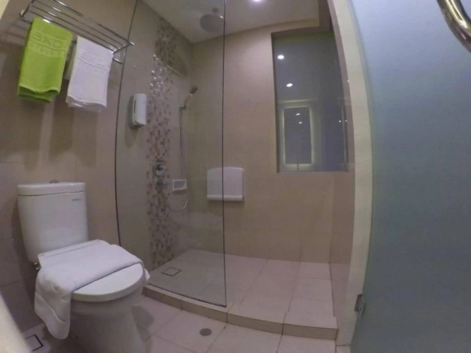 MaxOneHotels.com at Kramat