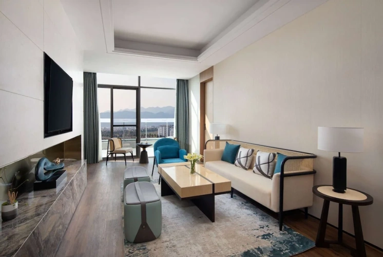 Business Double Suite with mountain view