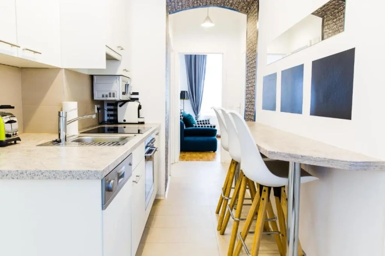 2 Bedrooms Apartment