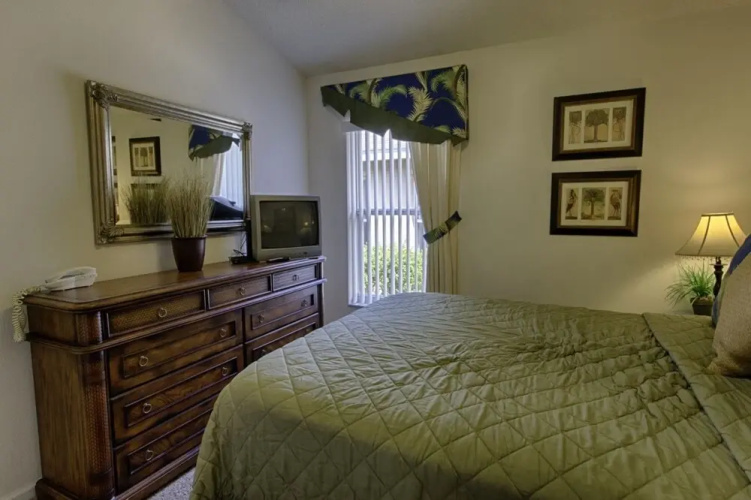 Stunning 3 bed Former Model Home With Private Upgraded Pool - 352