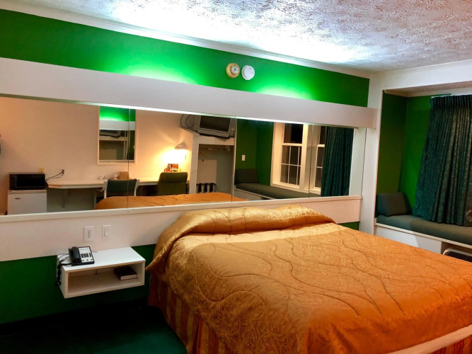 Holiday Lodge