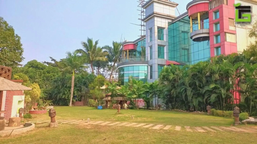 OYO 28157 Hotel Green Field
