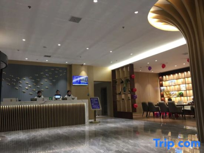 Longcheng Hotel
