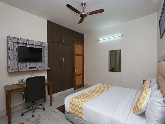 OYO 14445 Cyber Inn
