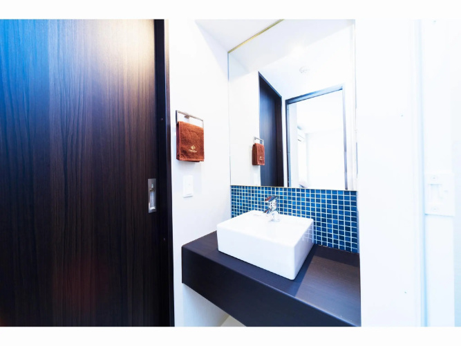 Shinsaibashi Crystal Hotel