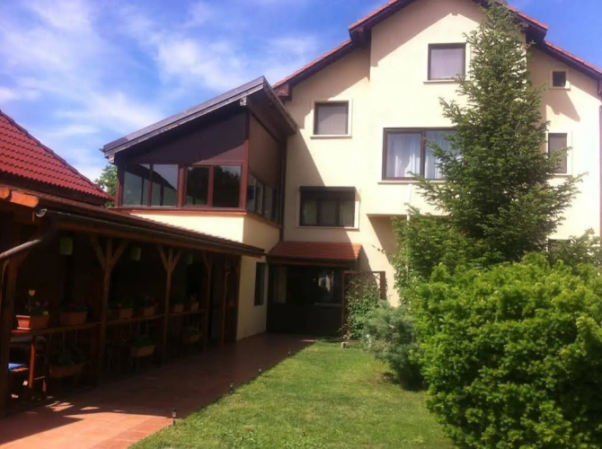 Pensiunea Red Rose Apartments