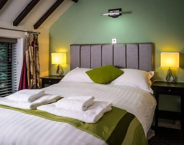 Oak Tree Inn