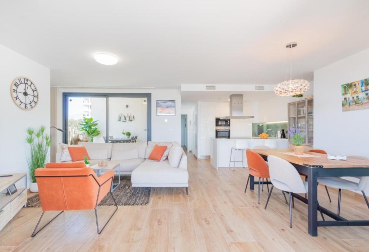 2 Bedrooms Apartment
