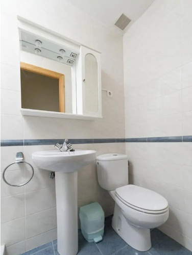 Ensuite Rooms for Women Only - LEON