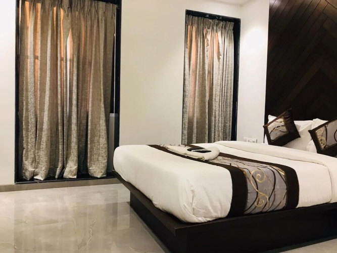 Hotel Flora Suites