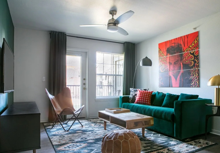 WanderJaunt - Oak Hill Apartment