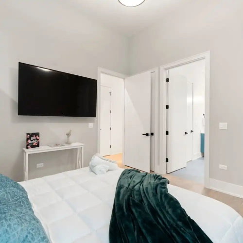 Chic River North Condo 2BR 2BA With Private Balcony