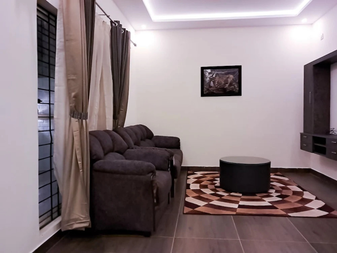 Roomshala 135 Paradise Villa Banglore