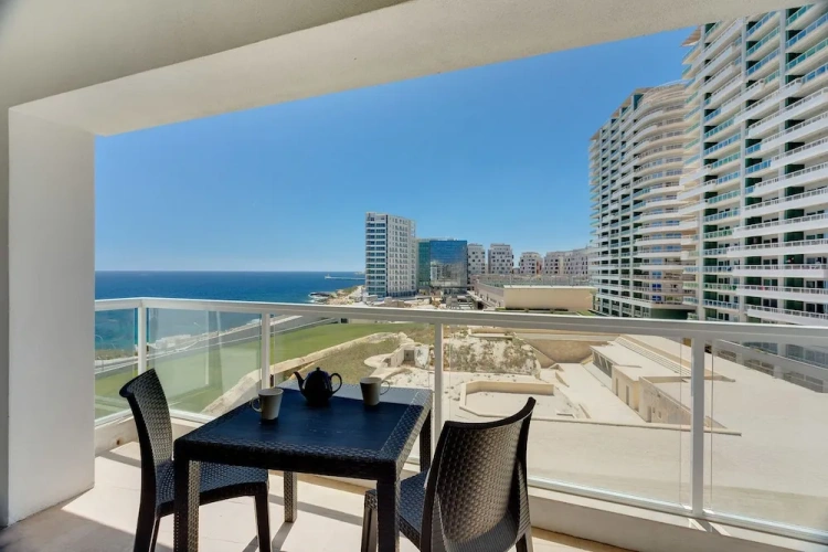 2 Bedrooms Apartment with balcony