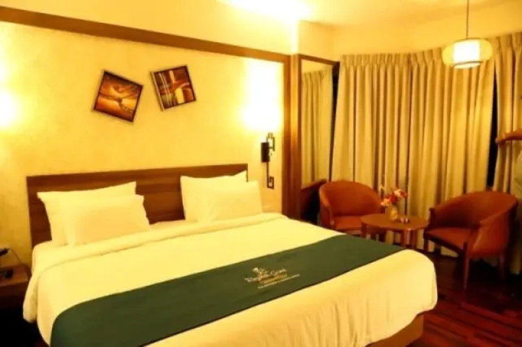 Grand Twin room with city view