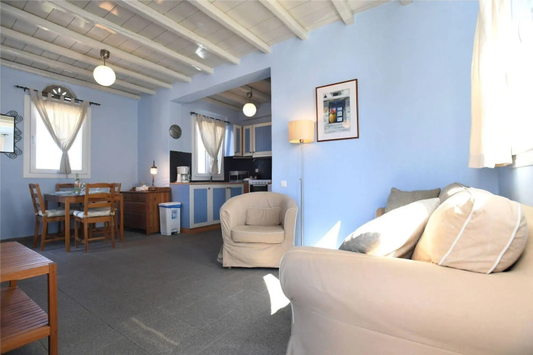 Glafki Studios & Suites