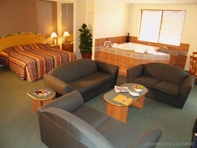 Alpha Hotel CanberraOver view