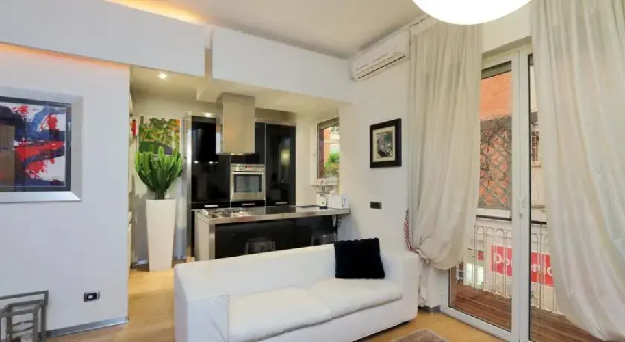 Cambiano Halldis Apartment