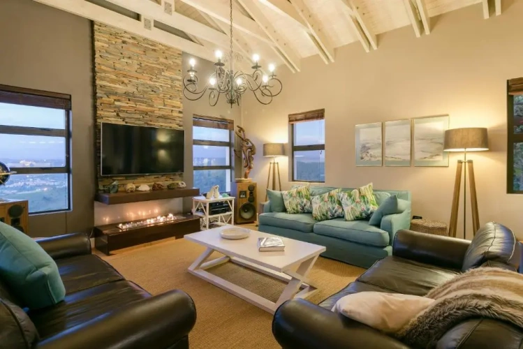 5 Bedrooms Cottage
