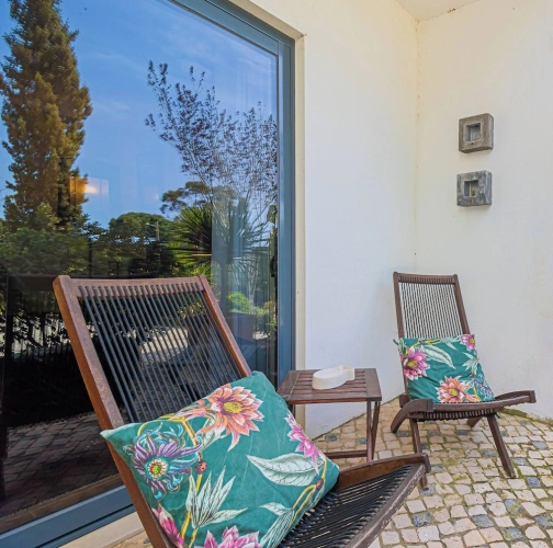 3 Bedrooms Cottage with balcony