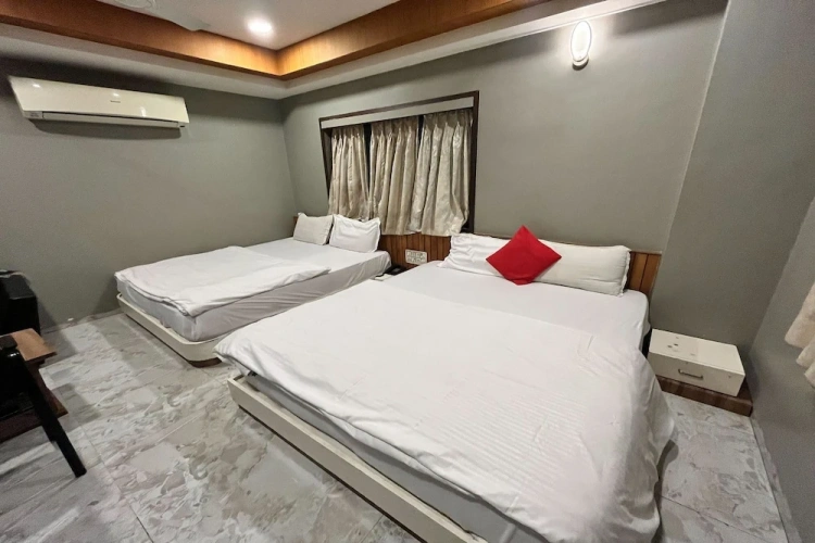 Deluxe Quadruple room