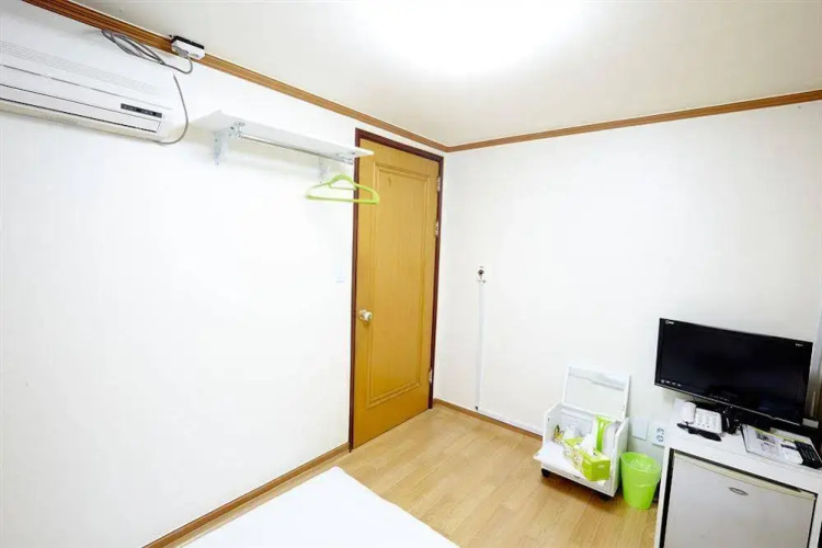 Green Tel