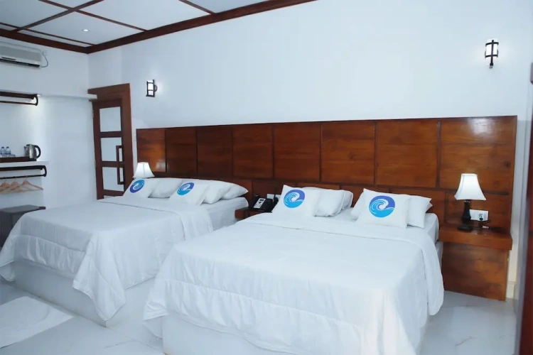 Standard Quadruple room beachfront