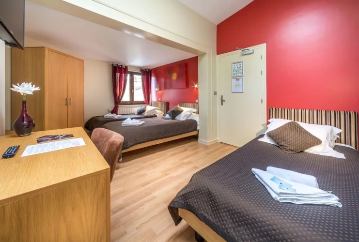 Standard Twin room with balcony