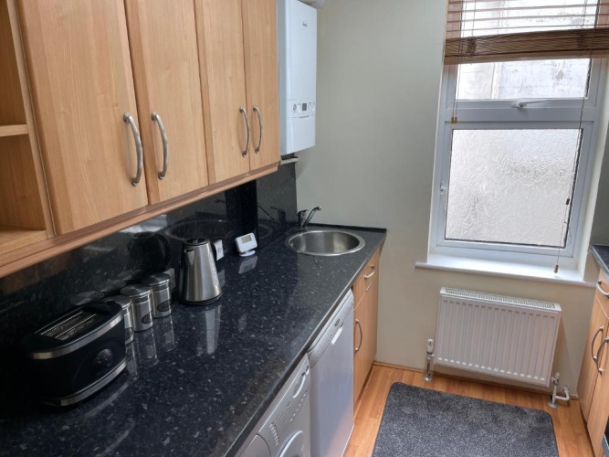 3 Bedrooms Apartment
