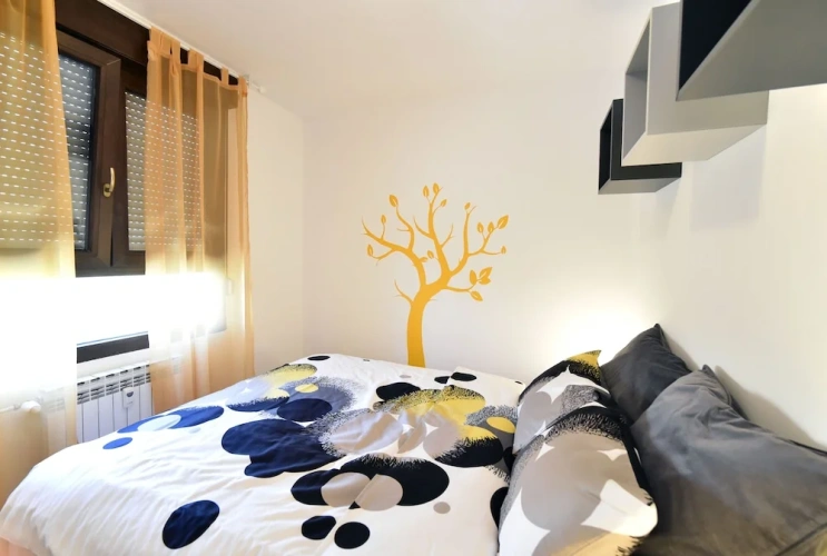 2 Bedrooms Apartment