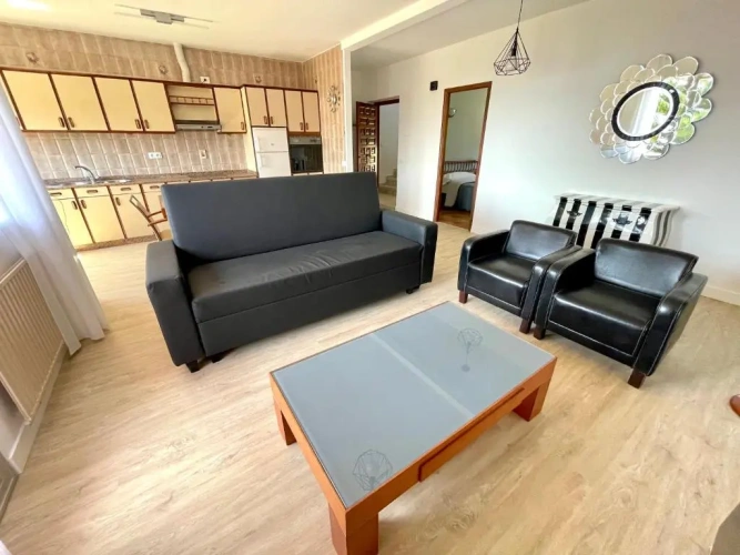 3 Bedrooms Apartment