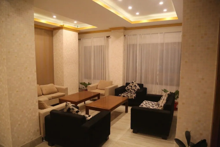 Hotel Golden Roots