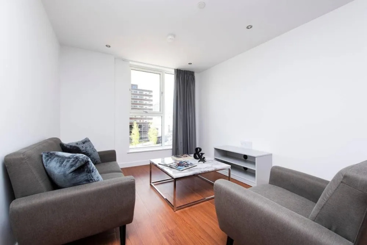 Contemporary and Stylish 1BR flat