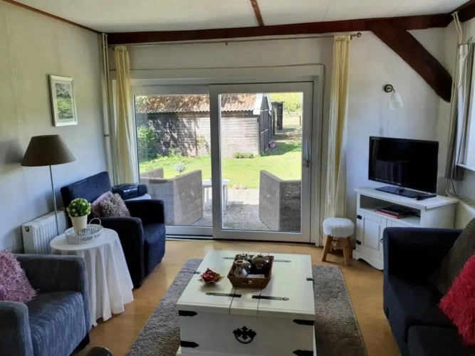 2 Bedrooms Cottage