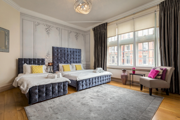5-bedroom next to Selfridges