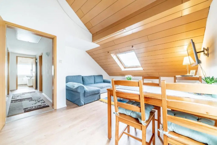 6843 Privatzimmer mit eigenem Bad