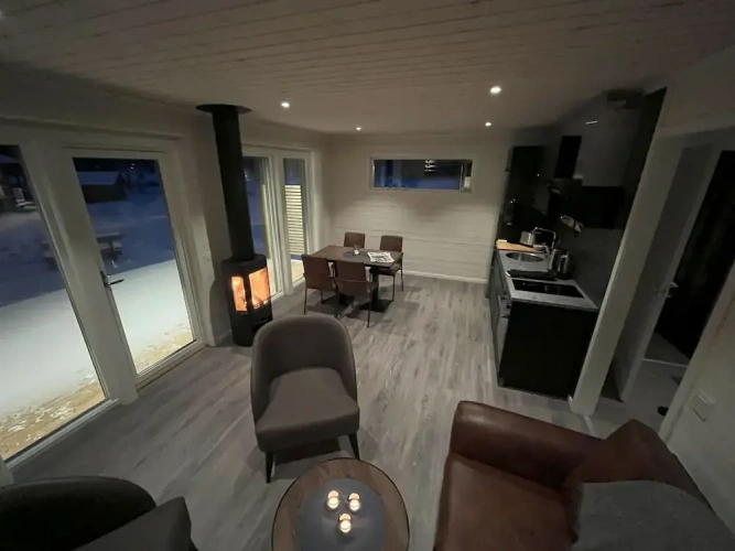 2 Bedrooms Comfort room with river view