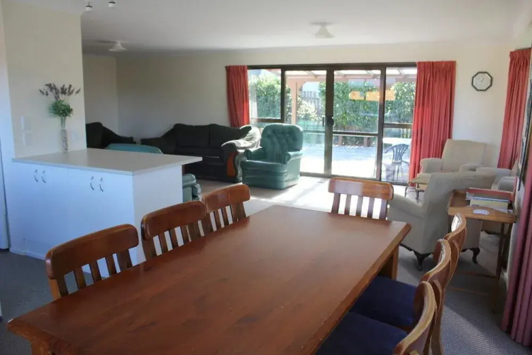 66 Conical Hill Road