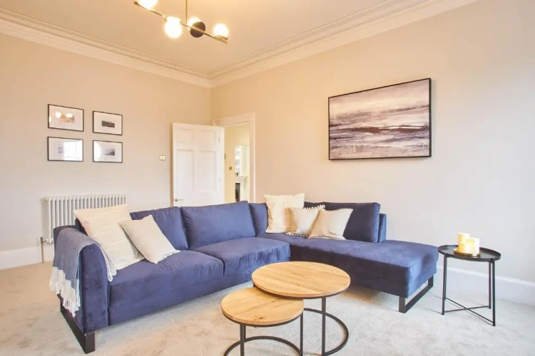 2 Bedrooms Apartment