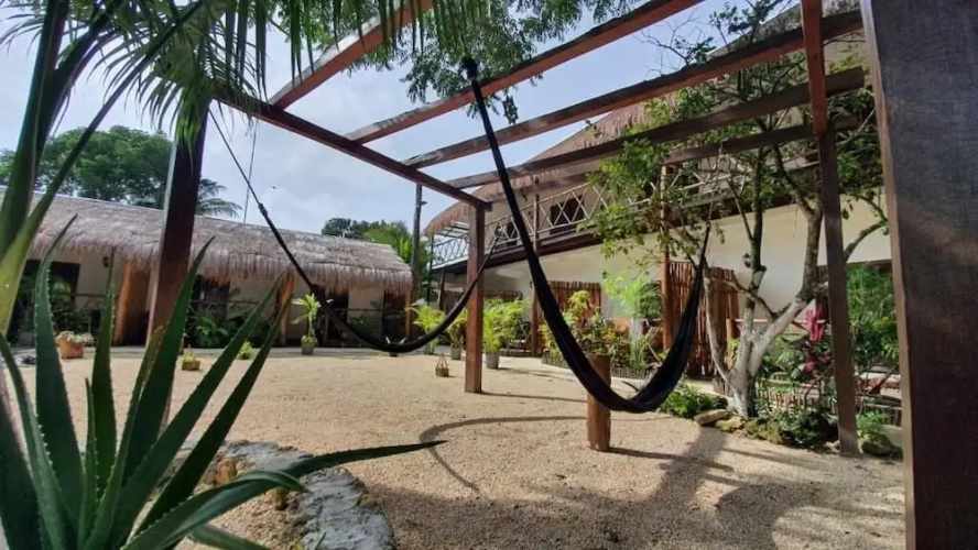 Hotel Cedro Rojo