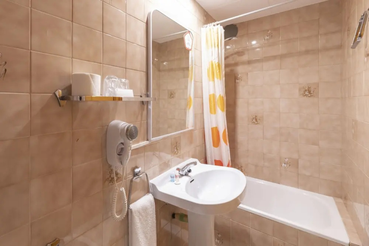 Hostal Montserrat